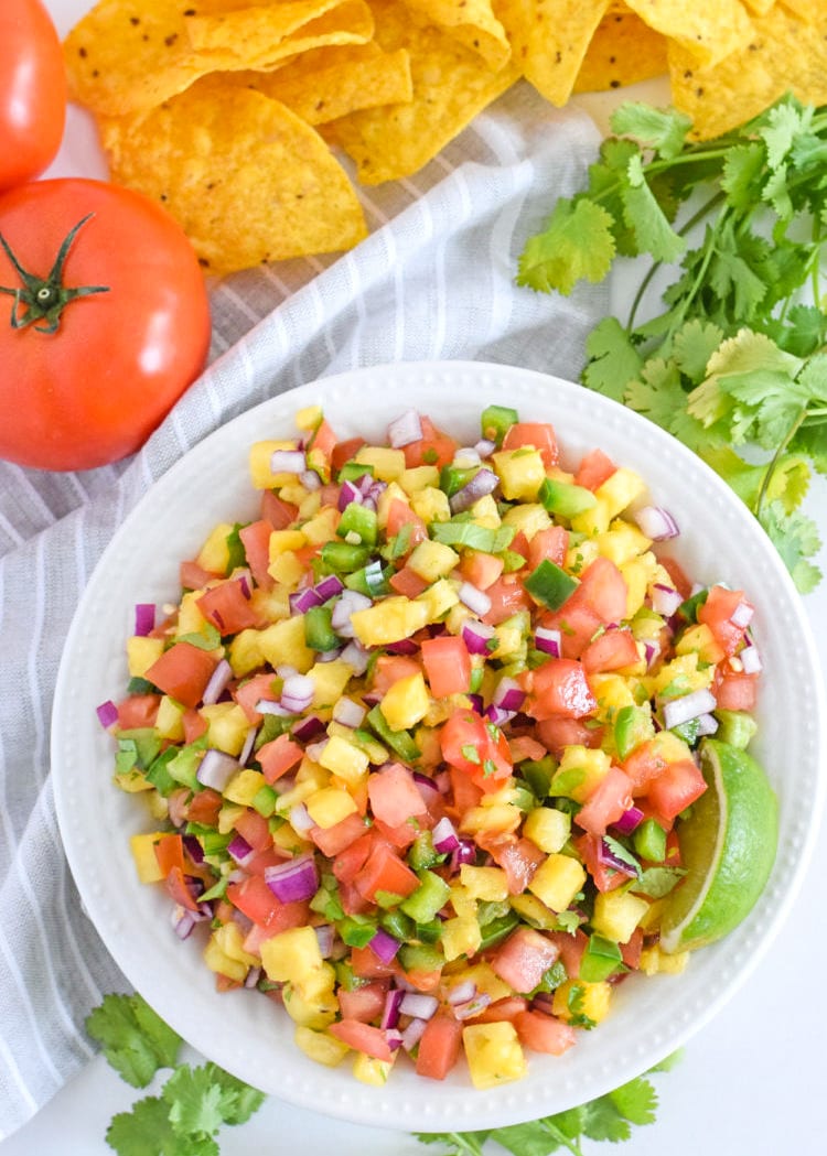Easy Pineapple Salsa Isabel Eats {Easy Mexican Recipes} Easy Pineapple Salsa Isabel Eats {Easy Mexican Recipes}