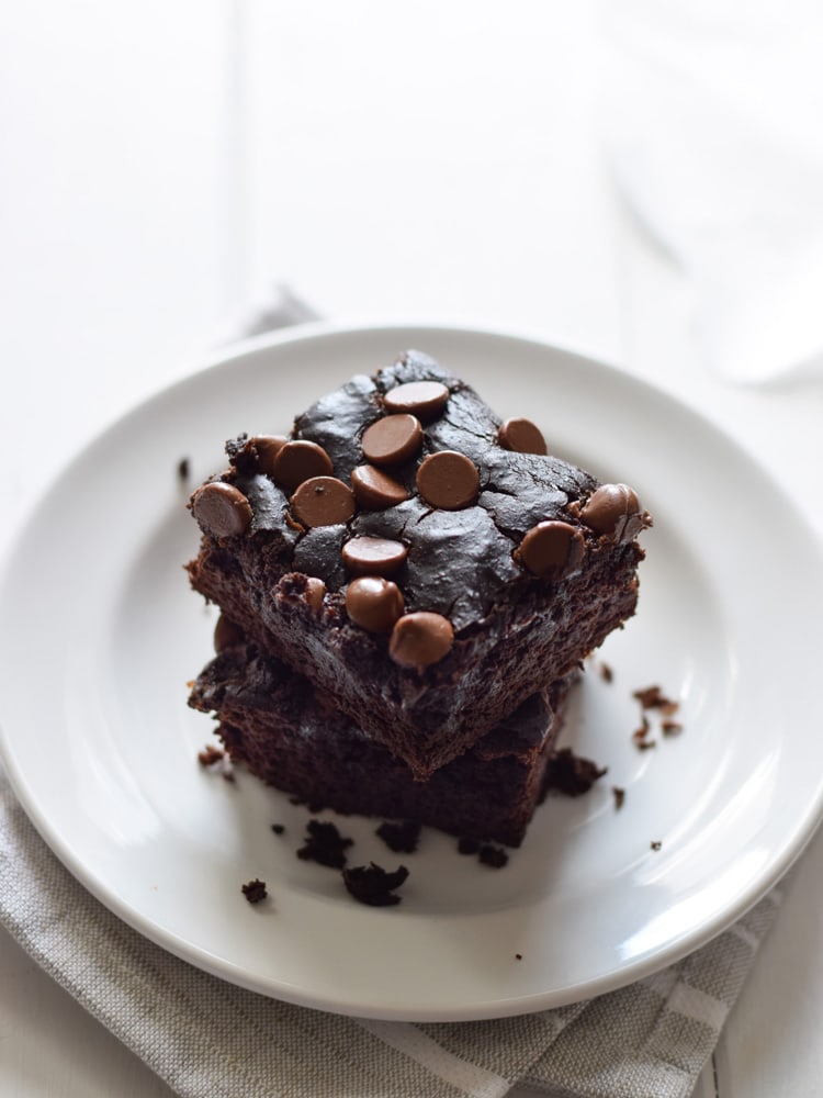 Black Bean Brownies topped with chocolate chips.