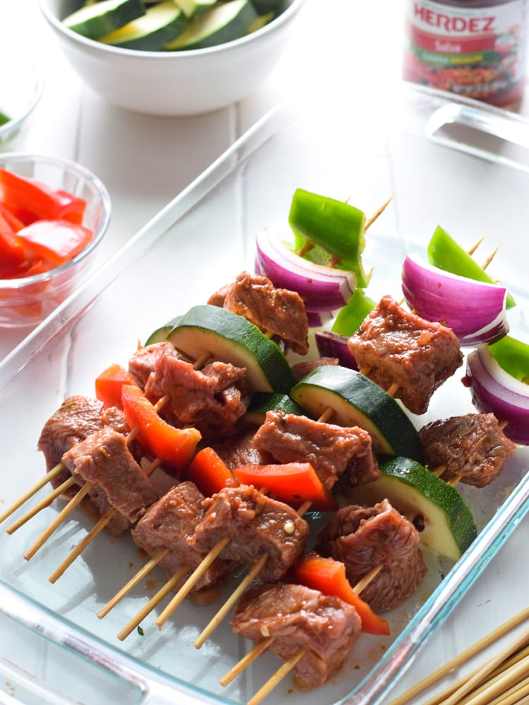 Made with marinated sirloin steak and delicious vegetables, these Easy Beef Skewers are the perfect low carb appetizer or healthy dinner!