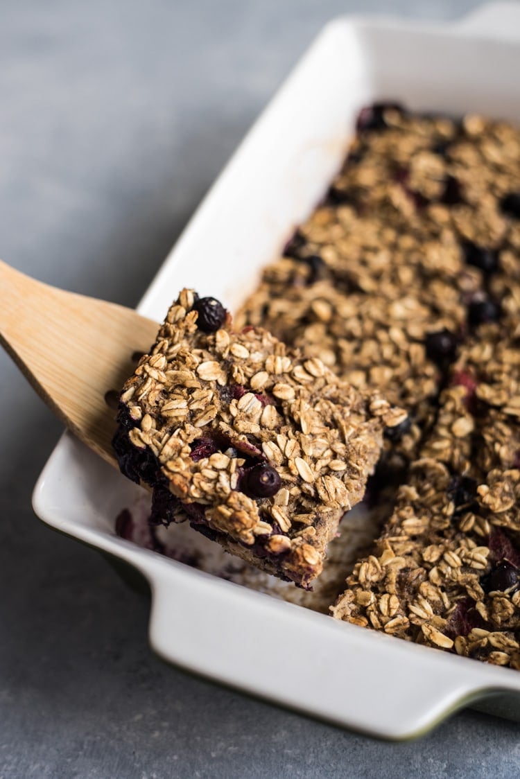 A healthy Banana Bread Baked Oatmeal recipe made with berries and cinnamon to start your morning off on the right foot! (gluten free + vegetarian)