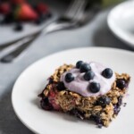 A healthy Banana Bread Baked Oatmeal recipe made with berries and cinnamon to start your morning off on the right foot! (gluten free + vegetarian)