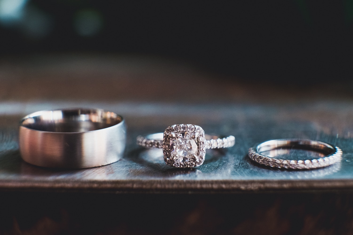Ritani cushion cut halo engagement ring and wedding ring // Photo by Leia Smethurst Photography