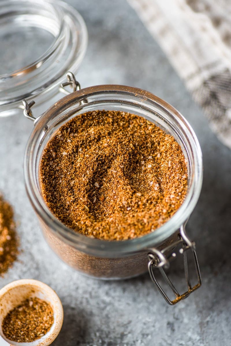 This Homemade Taco Seasoning recipe is made without any fillers, preservatives, added sugar or weird ingredients - just a delicious blend of Mexican spices and herbs to get your taco party started! (gluten free, paleo, vegetarian, vegan)