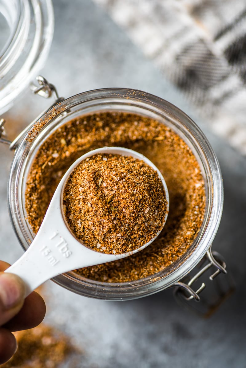This Homemade Taco Seasoning recipe is made without any fillers, preservatives, added sugar or weird ingredients - just a delicious blend of Mexican spices and herbs to get your taco party started! (gluten free, paleo, vegetarian, vegan)