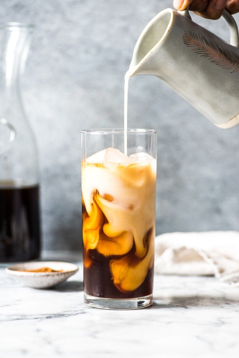 How to Make Cold Brew Coffee at home! No more expensive and overpriced iced lattes - make your own with cold brew!