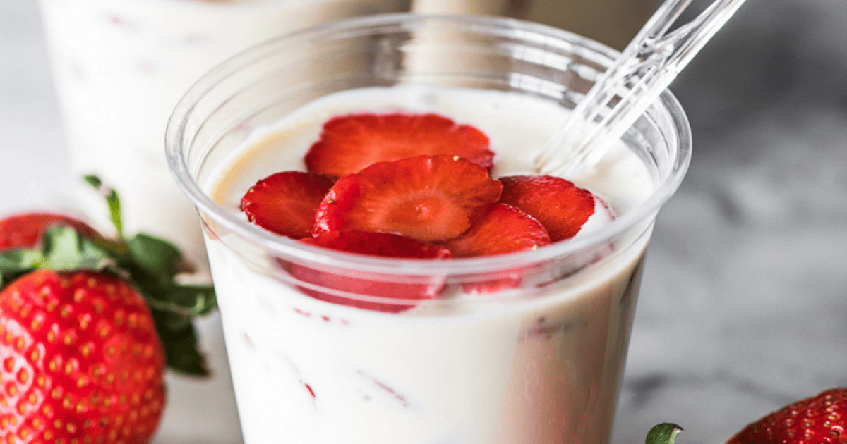 Fresas Con Crema (Mexican Strawberries and Cream)