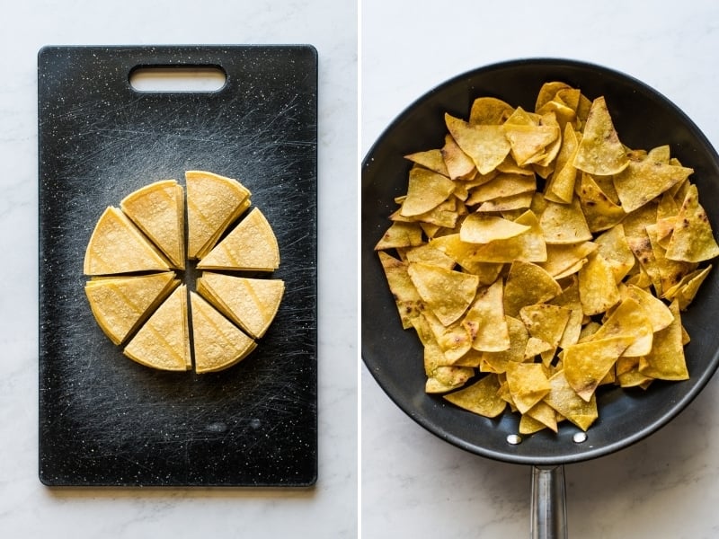 Tortillas leggermente fritte per i chilaquiles verdes.