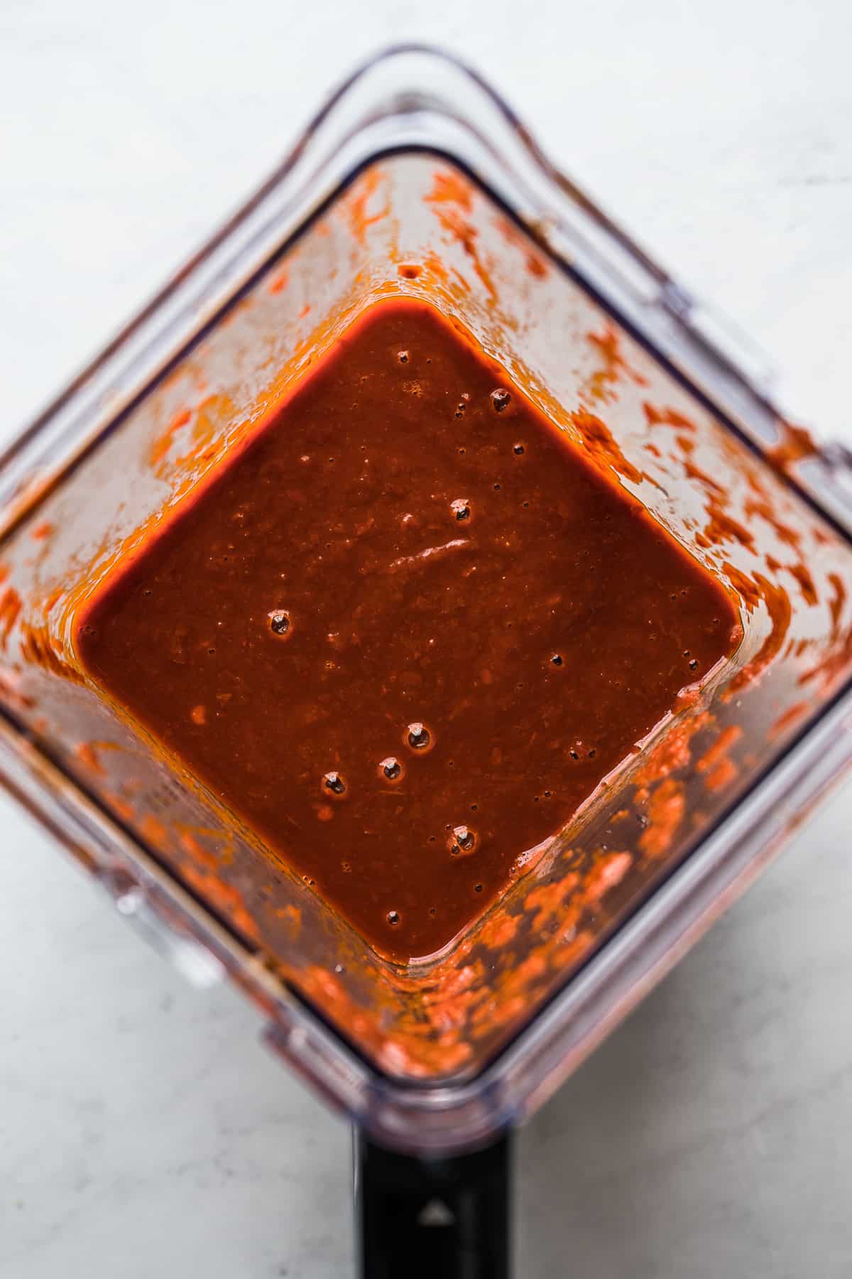 Red sauce for chilaquiles in a blender
