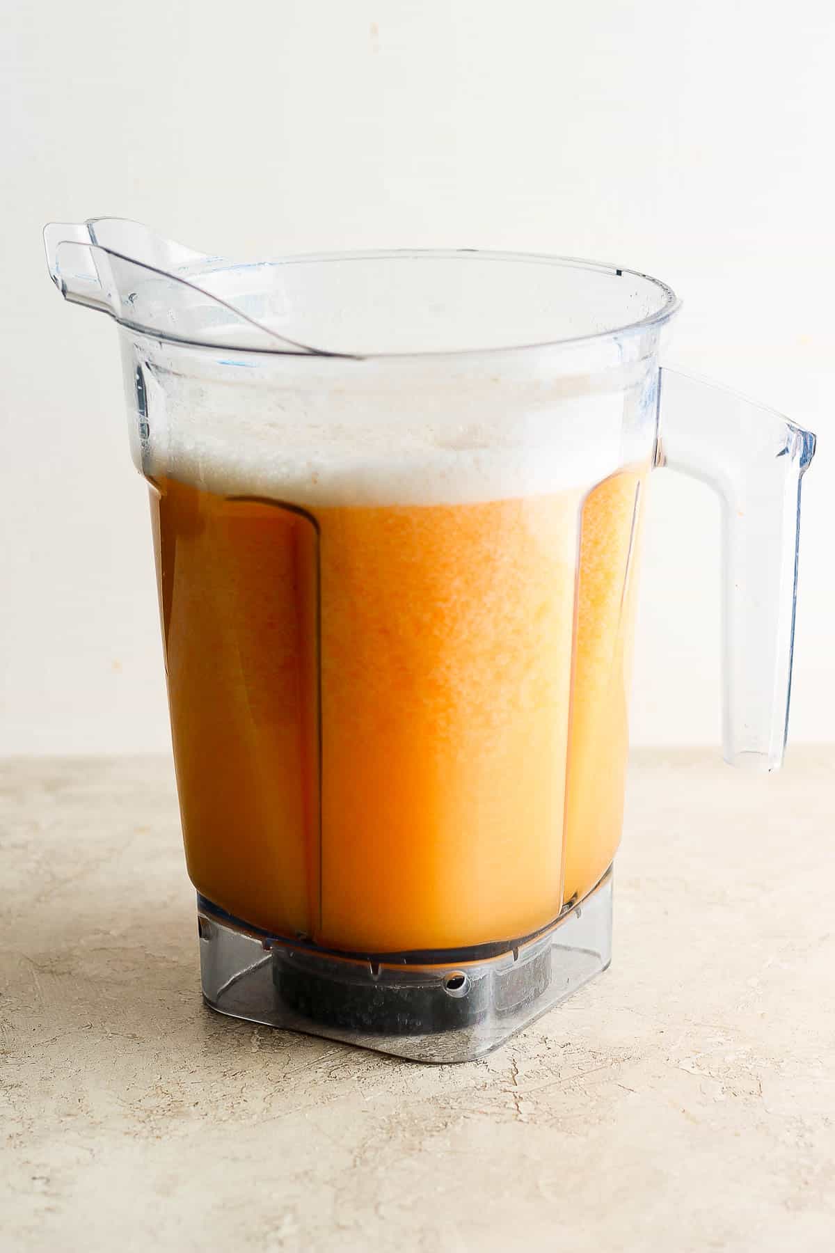 Agua de melon in a blender