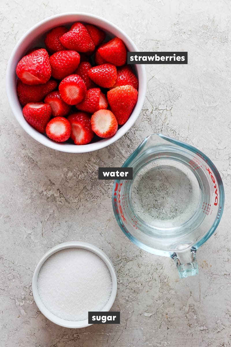 Ingredients in agua de fresa (strawberry agua fresca)